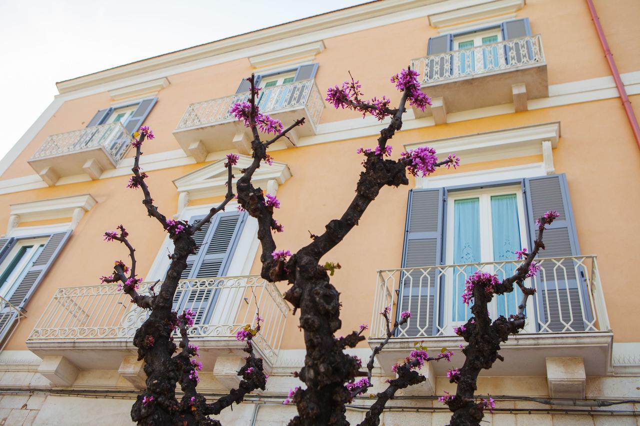 Albergo Lucy Trani Kültér fotó