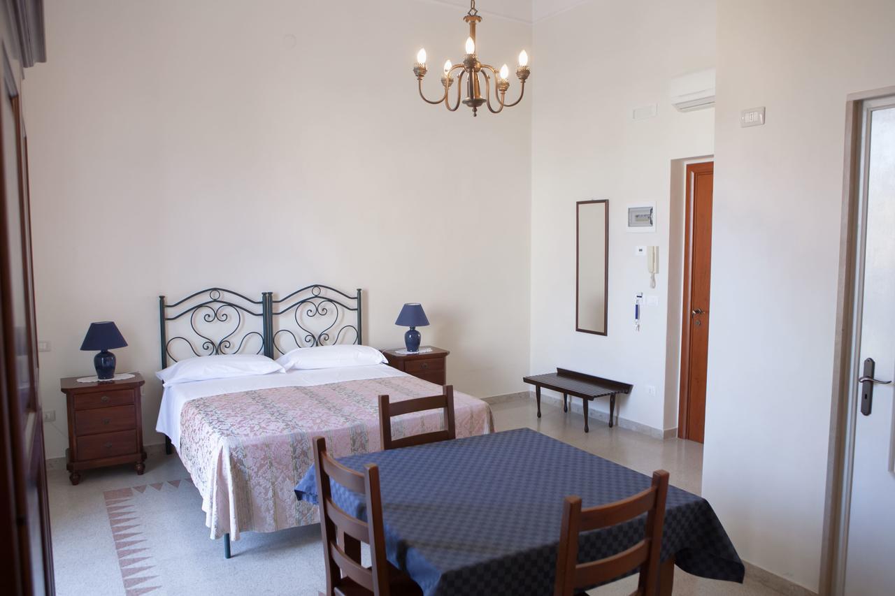 Albergo Lucy Trani Szoba fotó