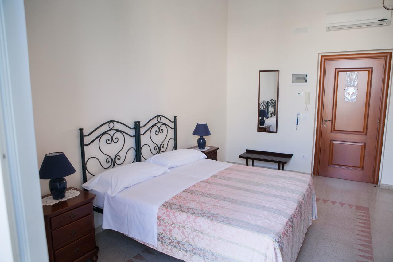 Albergo Lucy Trani Szoba fotó