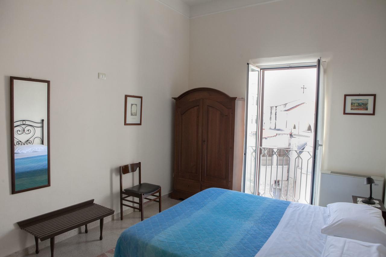 Albergo Lucy Trani Kültér fotó